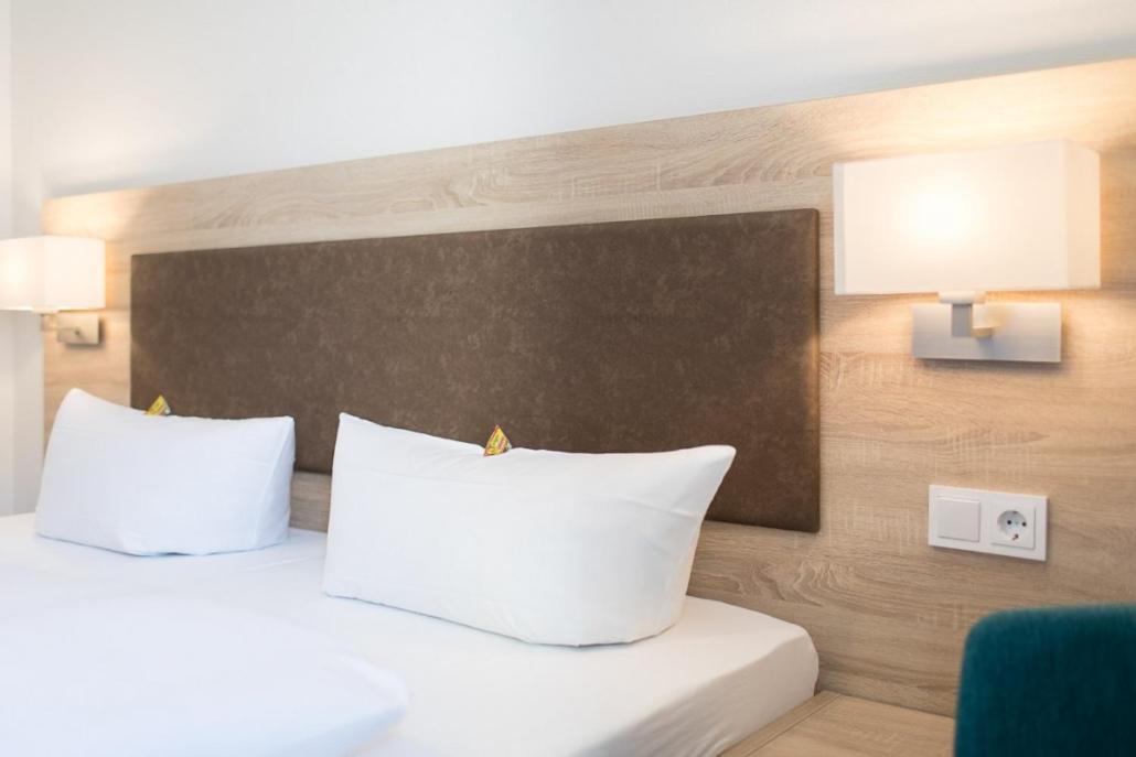 Hotel Pelikan บอยรอน ภายนอก รูปภาพ